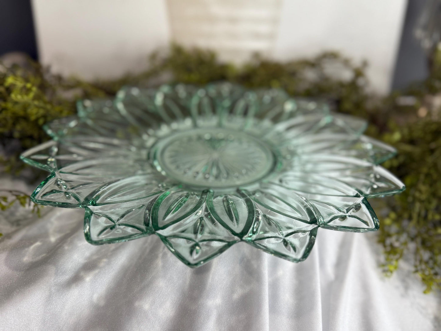 Vintage teal Federal Glass petal pattern 11.5” plate