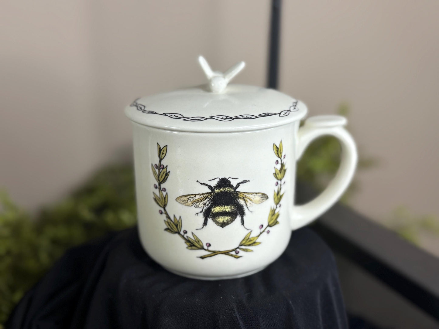Bee Print Stoneware Mug