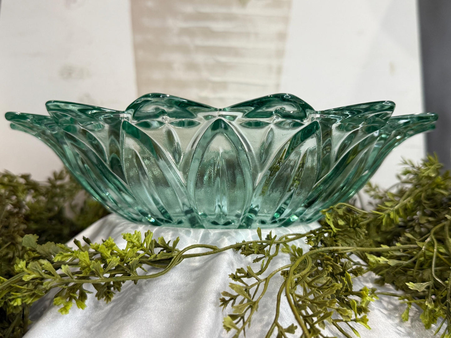 Vintage teal Federal Glass petal pattern 10” bowl