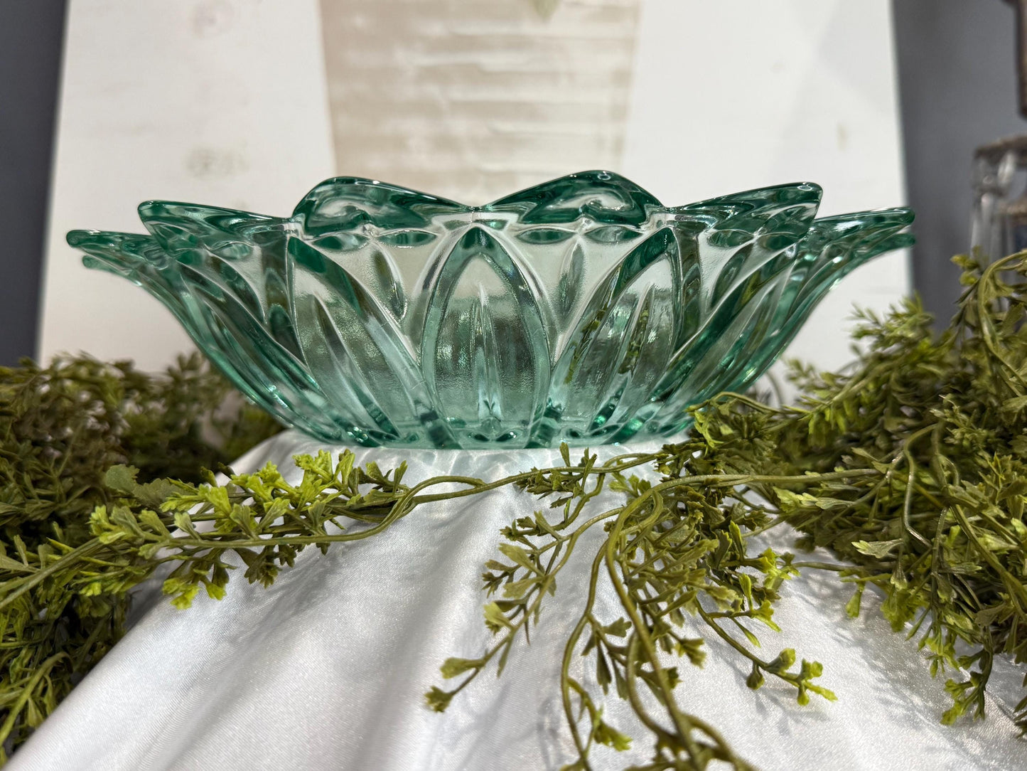 Vintage teal Federal Glass petal pattern 10” bowl