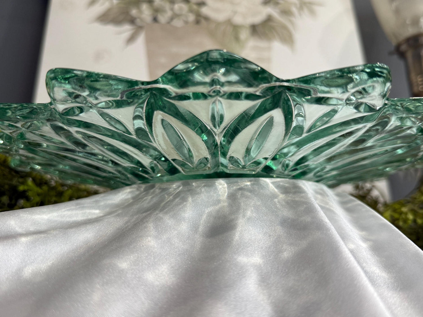 Vintage teal Federal Glass petal pattern 11.5” plate