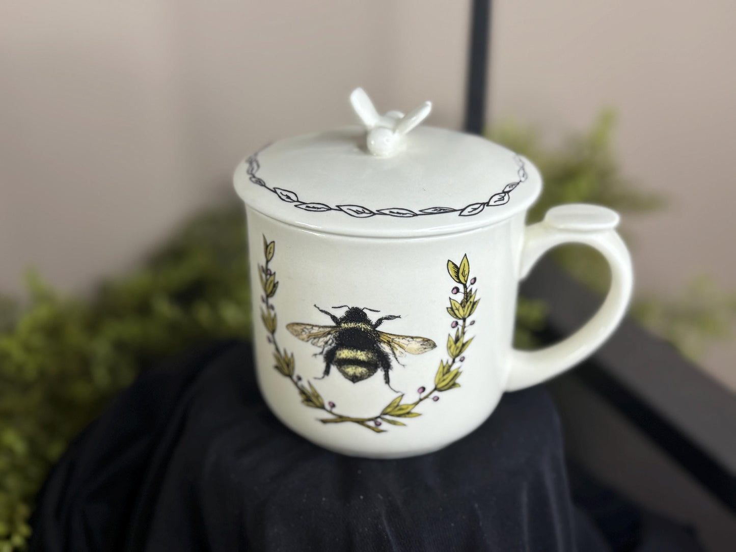 Bee Print Stoneware Mug