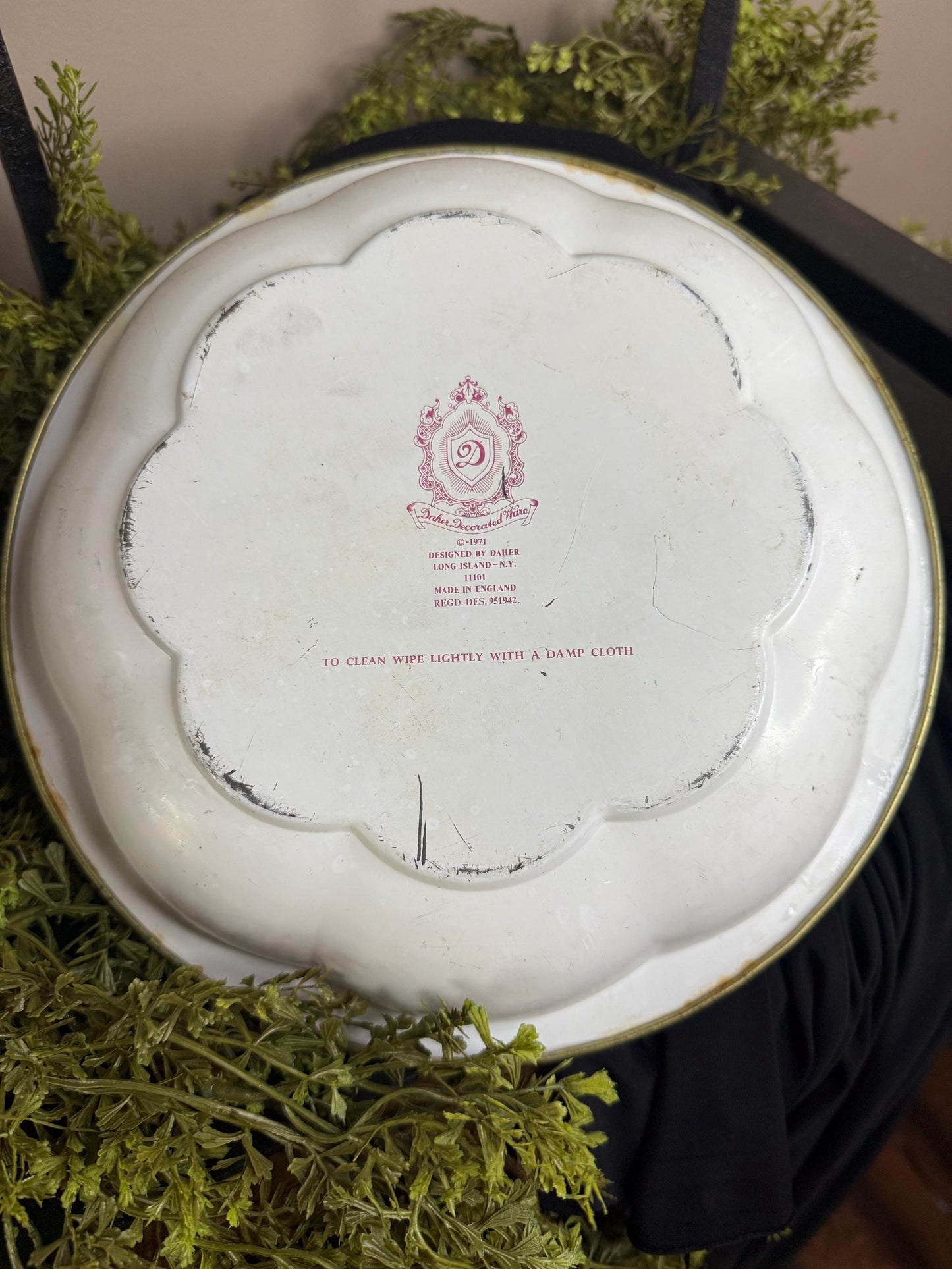 Vintage Daher Round Tin Plate 10”