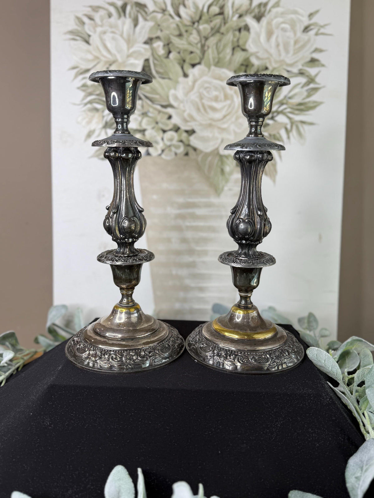Vintage Sheridan Silver Plated Candlesticks: Ornate Floral Design