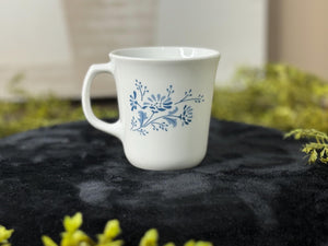 CORNING "COLONIAL MIST" Mug Coffee Cup Milk Glass White with Blue Flowers