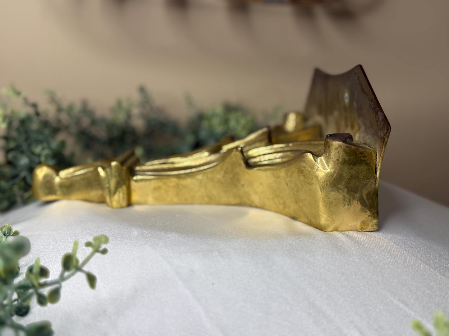 Italian Neoclassical Corinthian Style solid brass wall Bracket Shelf by Hollywood Regency