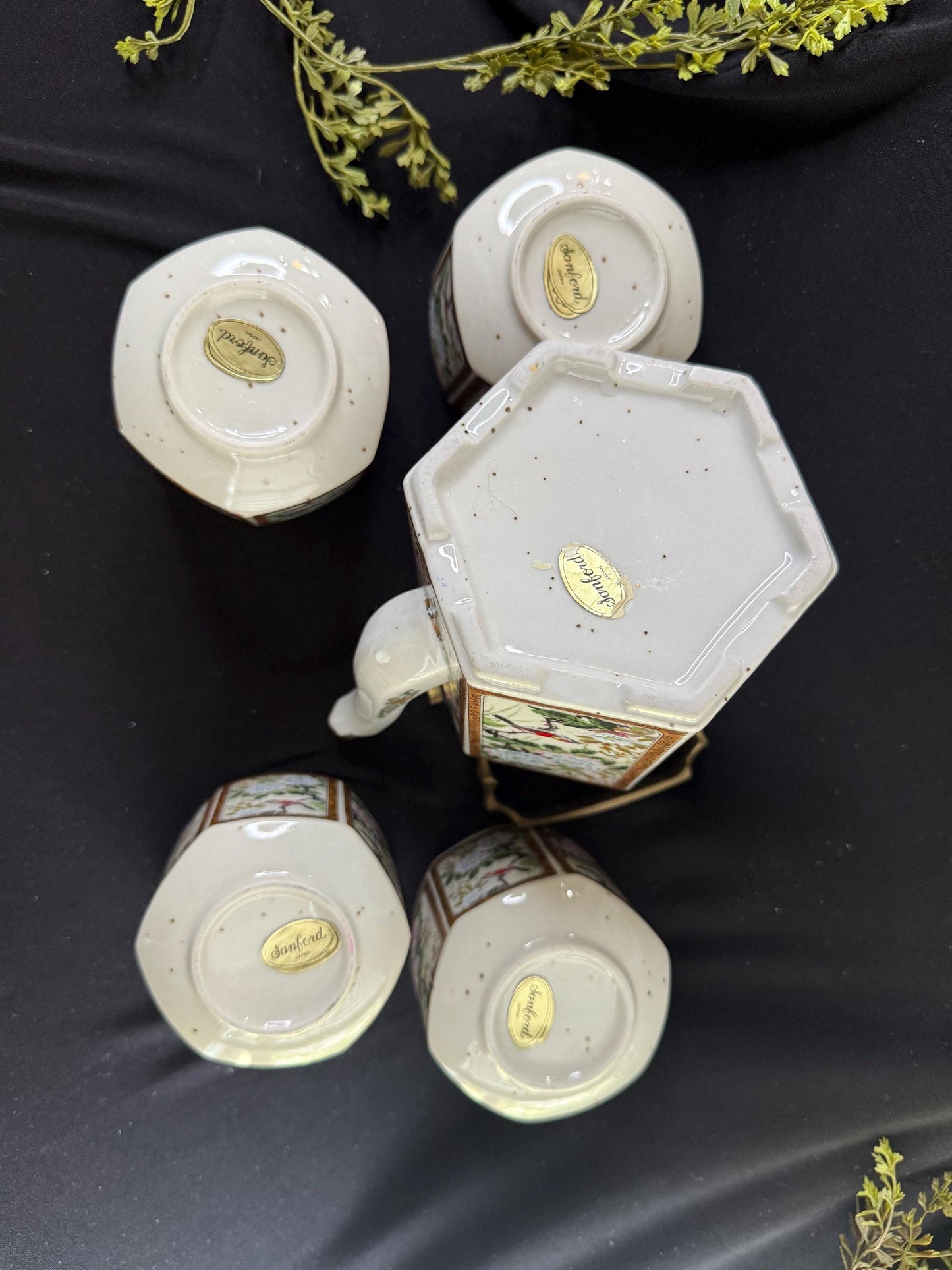 Japanese Andrea by Sadek hexagon teapot and 4 cups