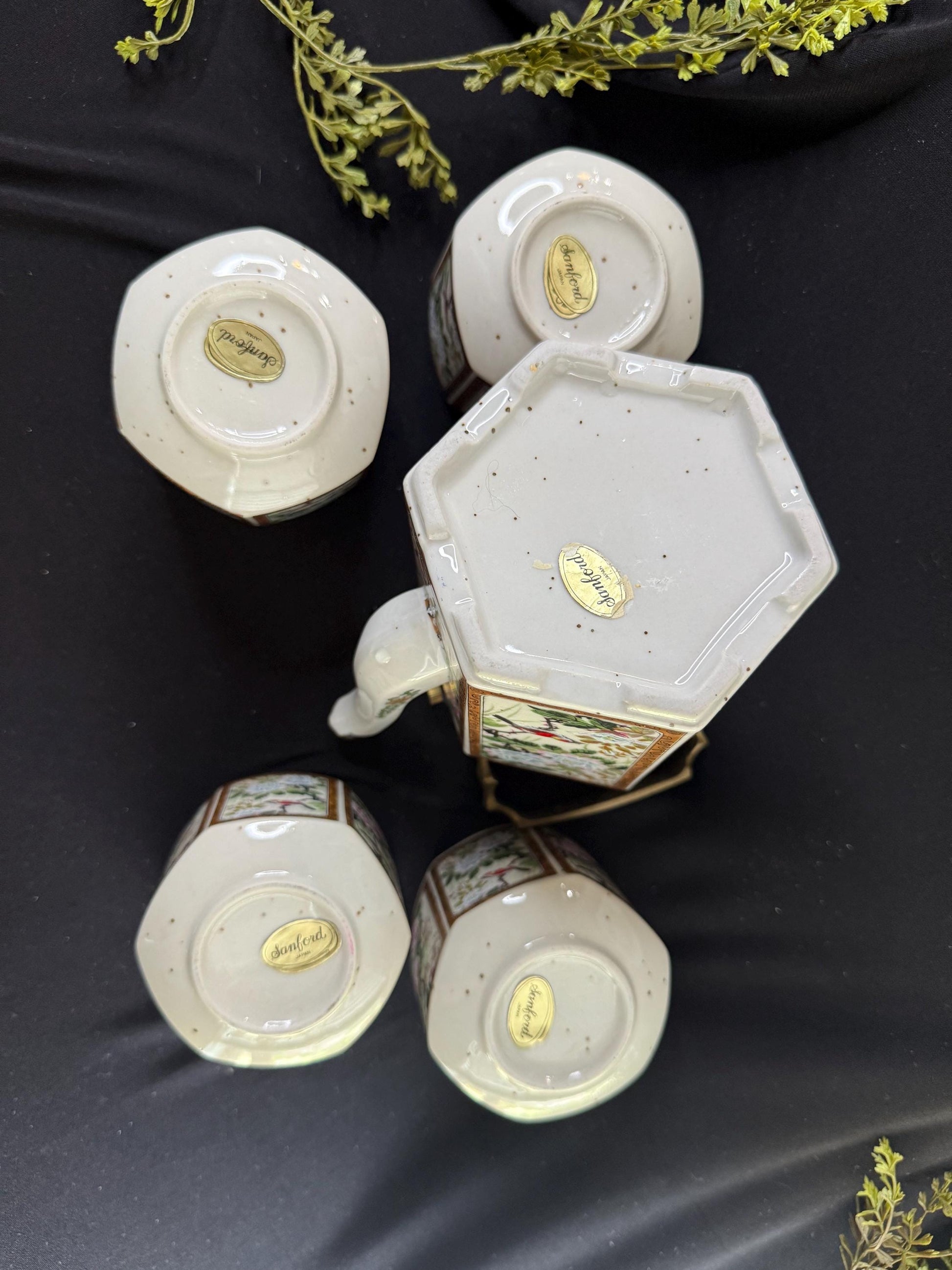 Japanese Andrea by Sadek hexagon teapot and 4 cups