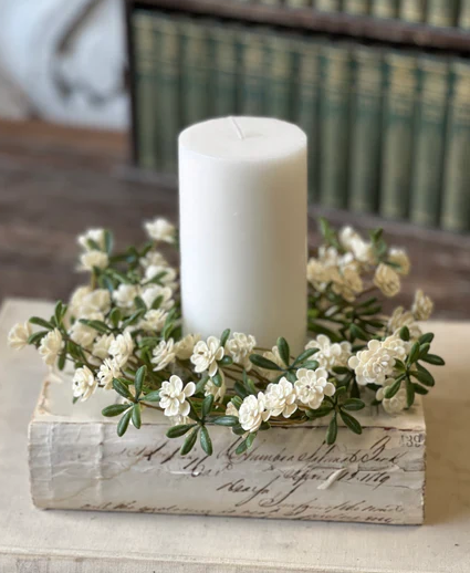 Alabaster Buds Candle Ring | 10"