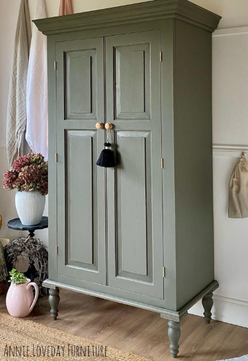 Silk All-In-One Mineral Paint in Hampton Olive