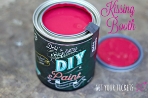DIY Paint - Kissing Booth
