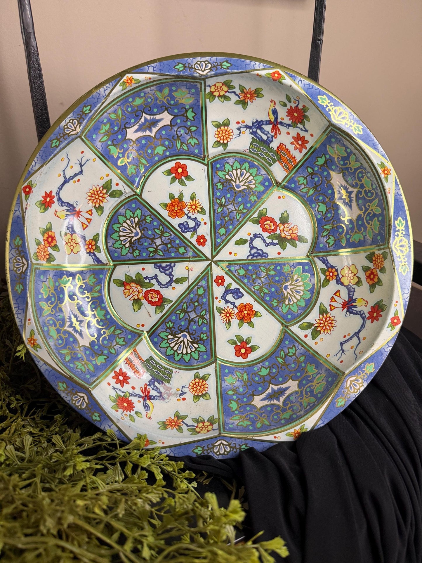 Vintage Daher Round Tin Plate 10”