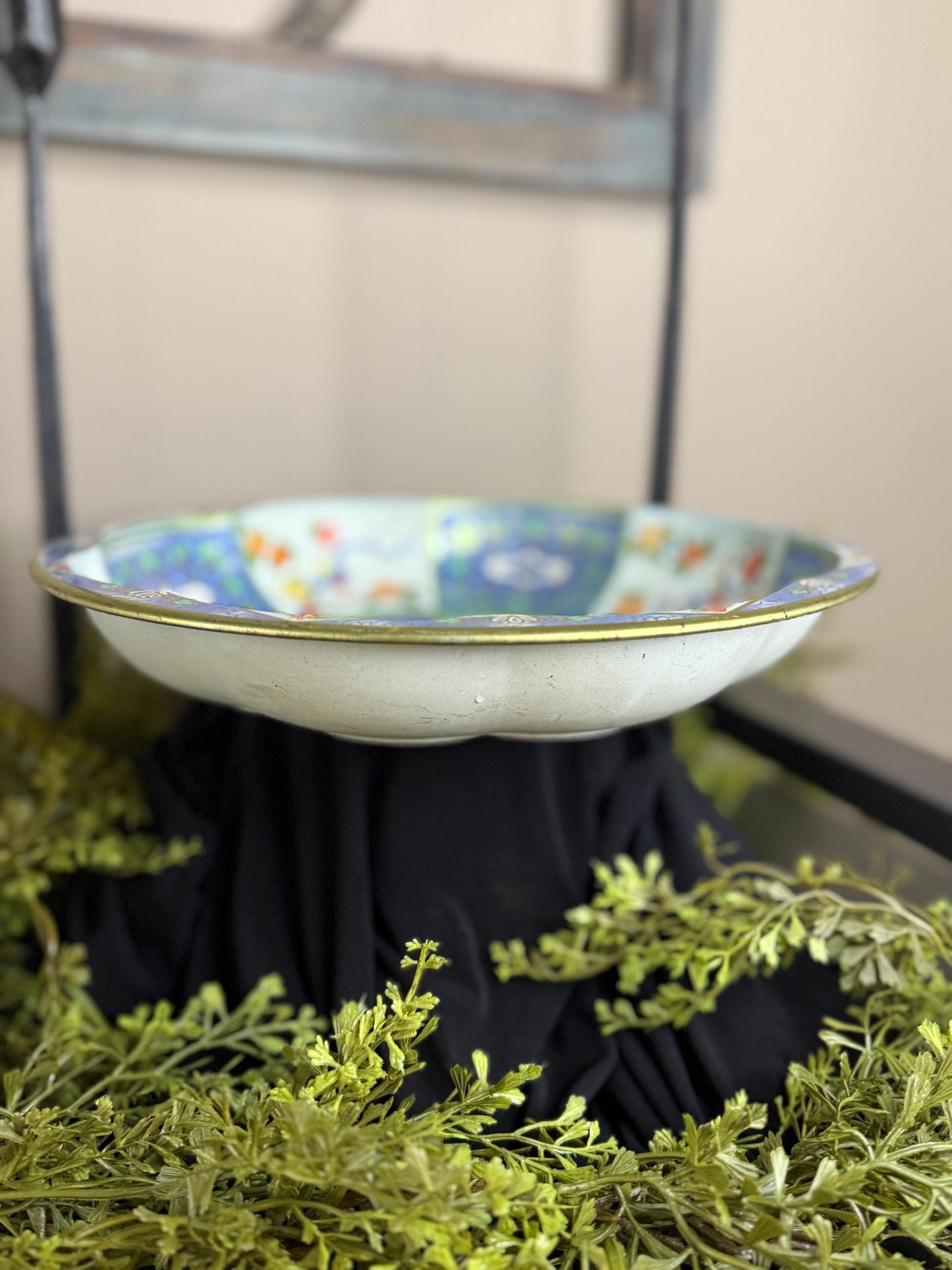 Vintage Daher Round Tin Plate 10”