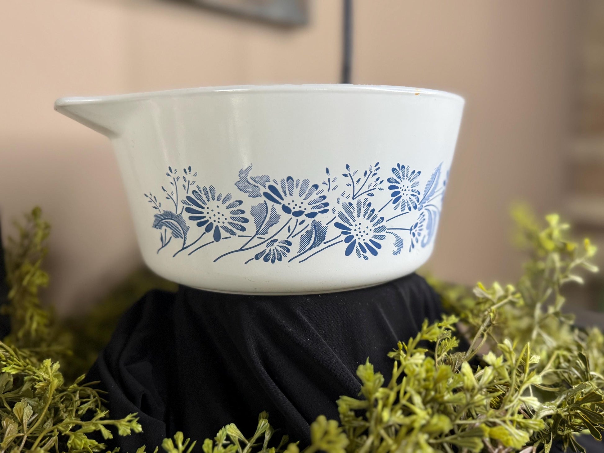 Vintage Pyrex Blue Colonial Mist Dish: Daisy Wildflower Print