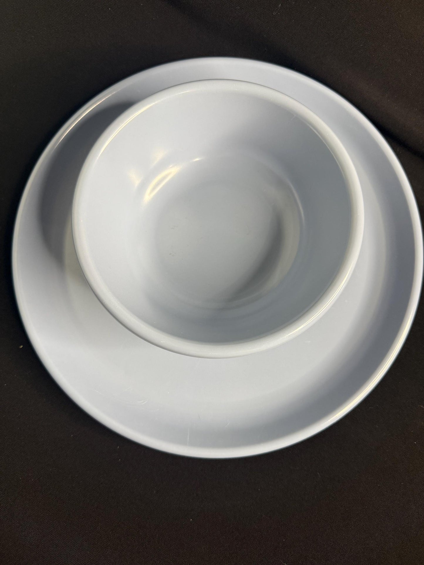 Vintage Rubbermaid plates and bowls