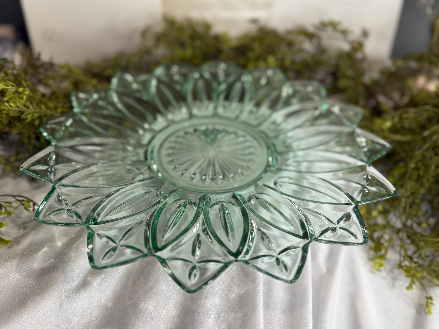 Vintage teal Federal Glass petal pattern 11.5” plate