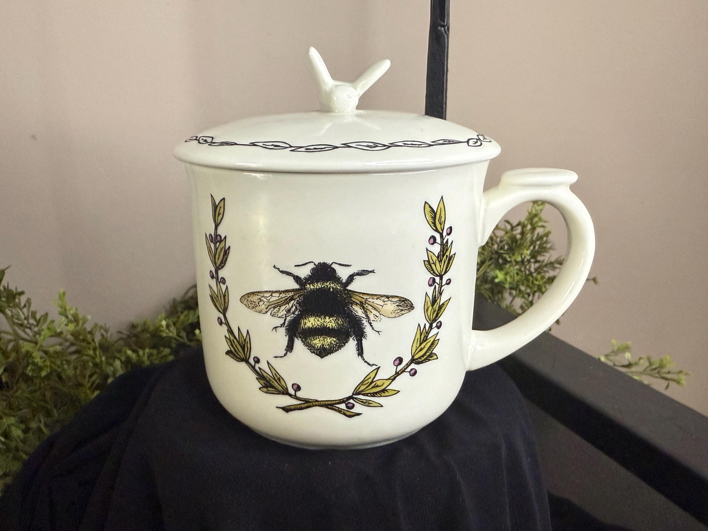 Bee Print Stoneware Mug