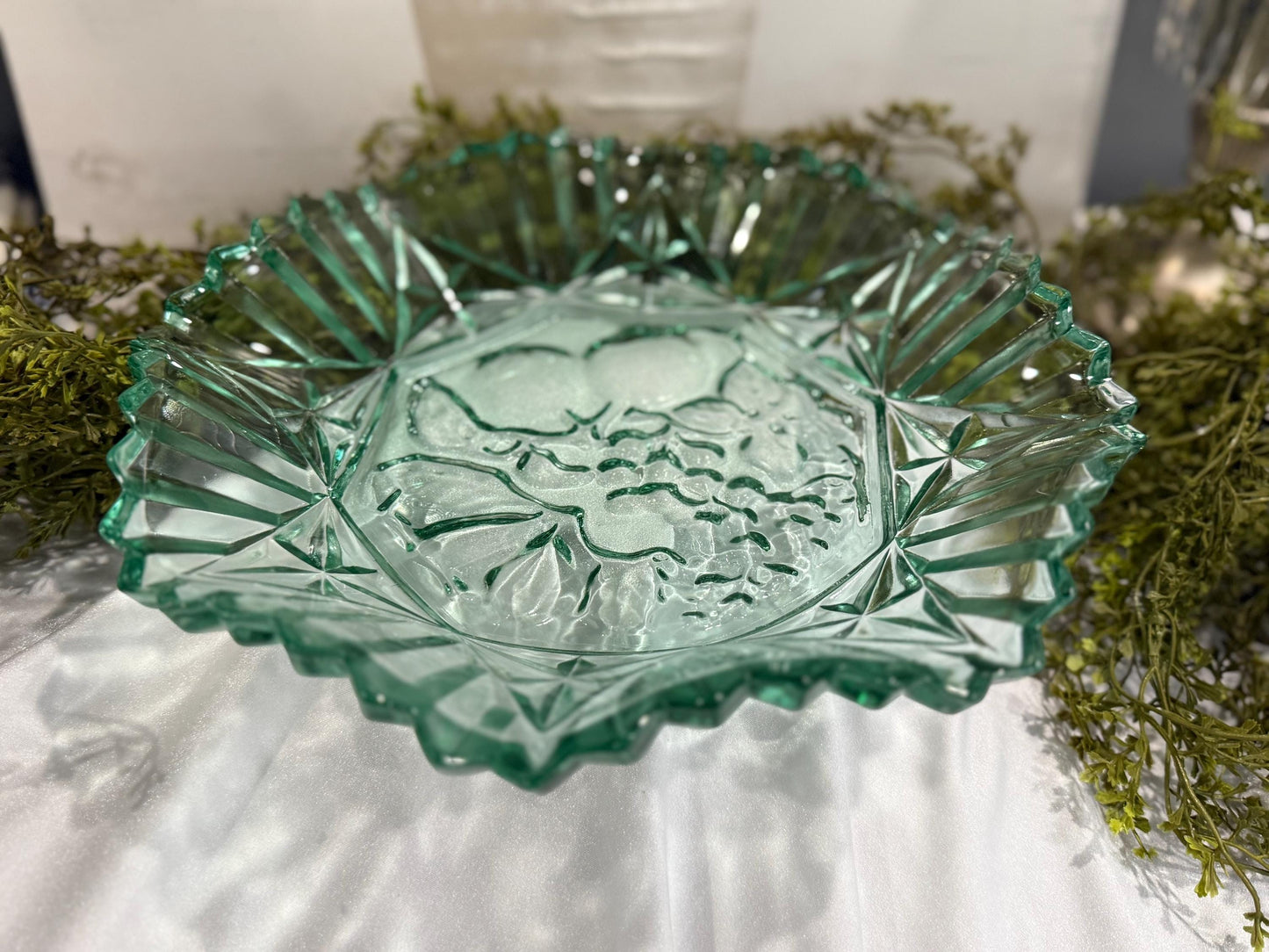 Vintage teal Federal Glass petal pattern 10” bowl