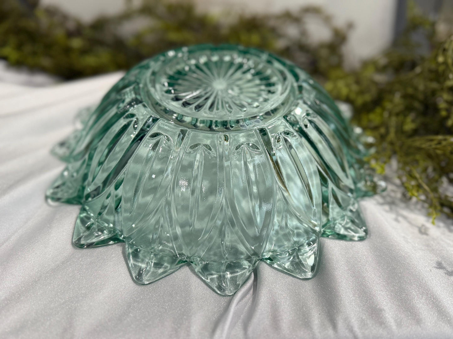 Vintage teal Federal Glass petal pattern 10” bowl
